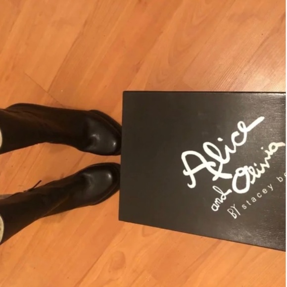 ALICE & OLIVIA LEATHER BOOTS - Picture 4 of 7